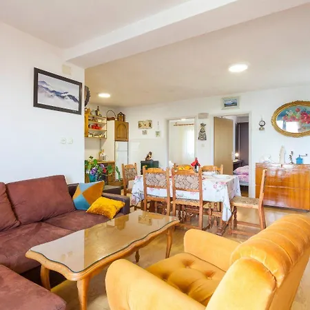 בית נופש House Tonci *