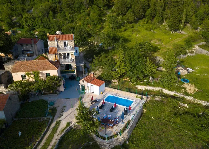 بيت للعطل House Tonci *