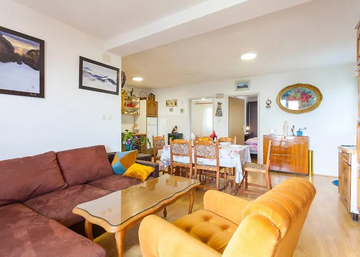 بيت للعطل House Tonci *