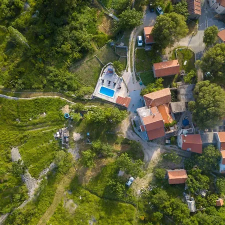 House Tonci Vikendica *